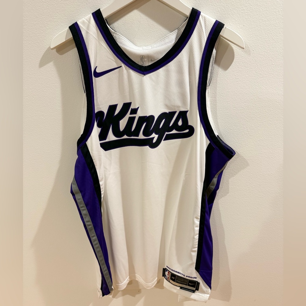 SACRAMENTO KINGS NWT ASSOCIATION EDITION JERSEY!